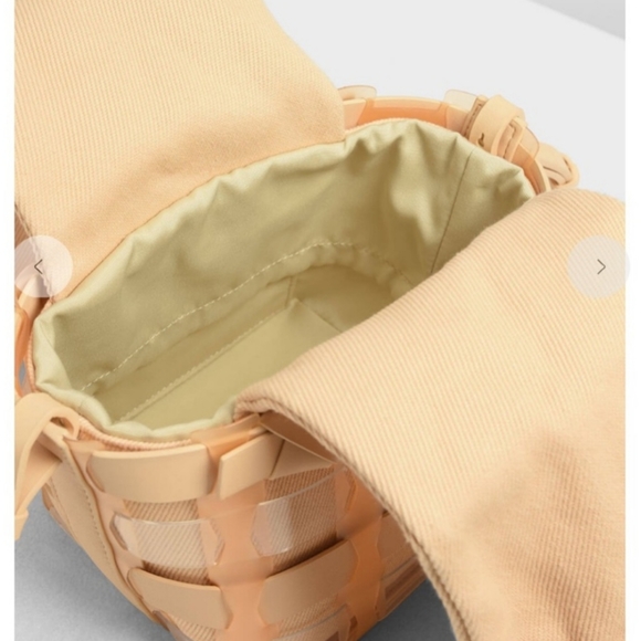 NWOT CHARLES & KEITH See-Through Woven Bucket Bag - Picture 2 of 11